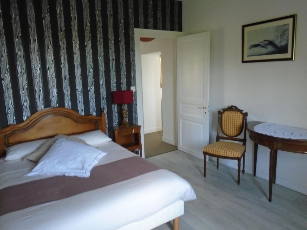 Maison Des Isles Saint-Hilaire-du-Harcouët 外观 照片